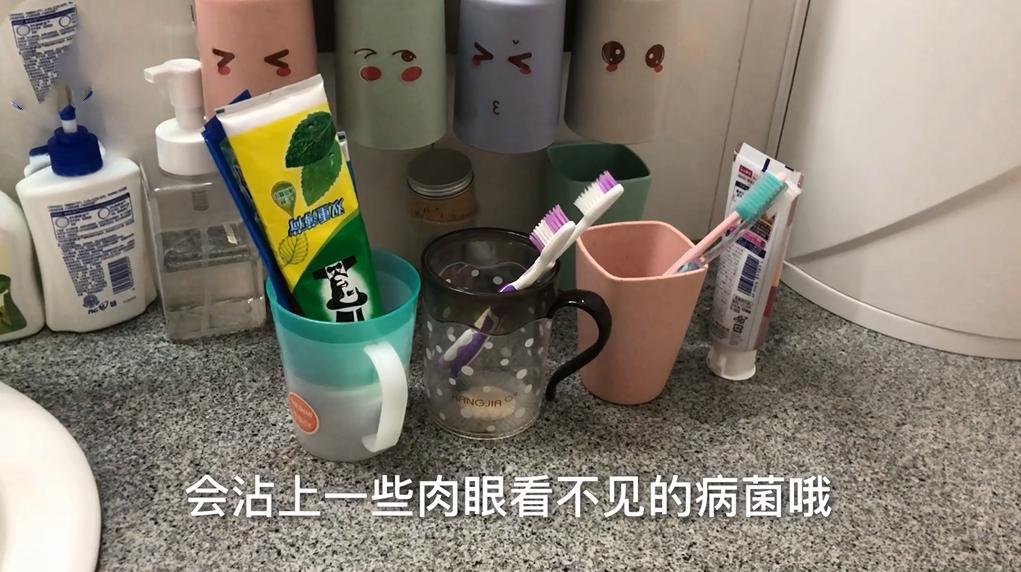 卫生纸丢马桶还是垃圾桶,卫生纸该扔进马桶还是纸篓