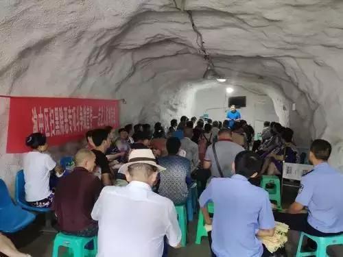 重庆特大涉黑涉恶犯罪团伙,重庆涉黑涉恶团伙能判几年