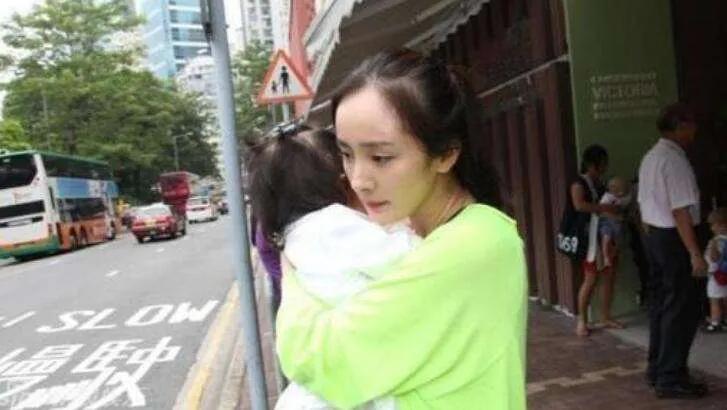 杨幂是不是又回到以前的样子了,杨幂其实大家都不容易互相理解吧