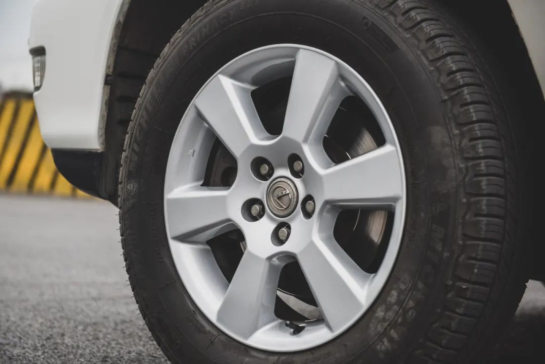 为什么要买百万级别的车,有没必要再买个破车