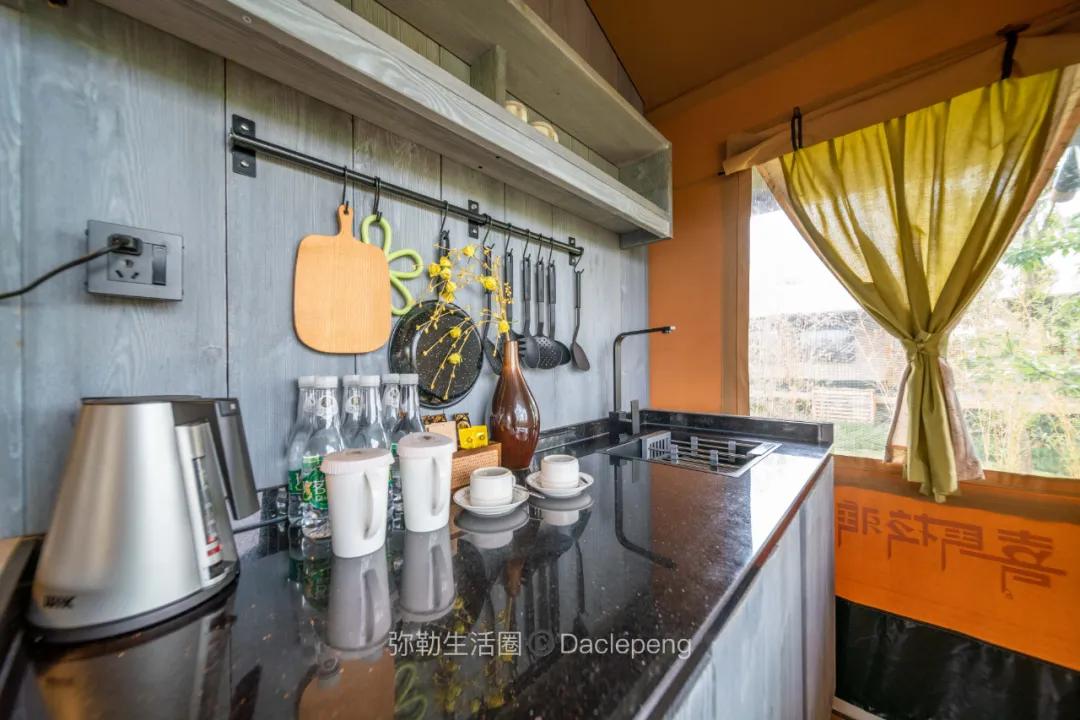 云南最美小镇图片,云南太平湖森林公园花海