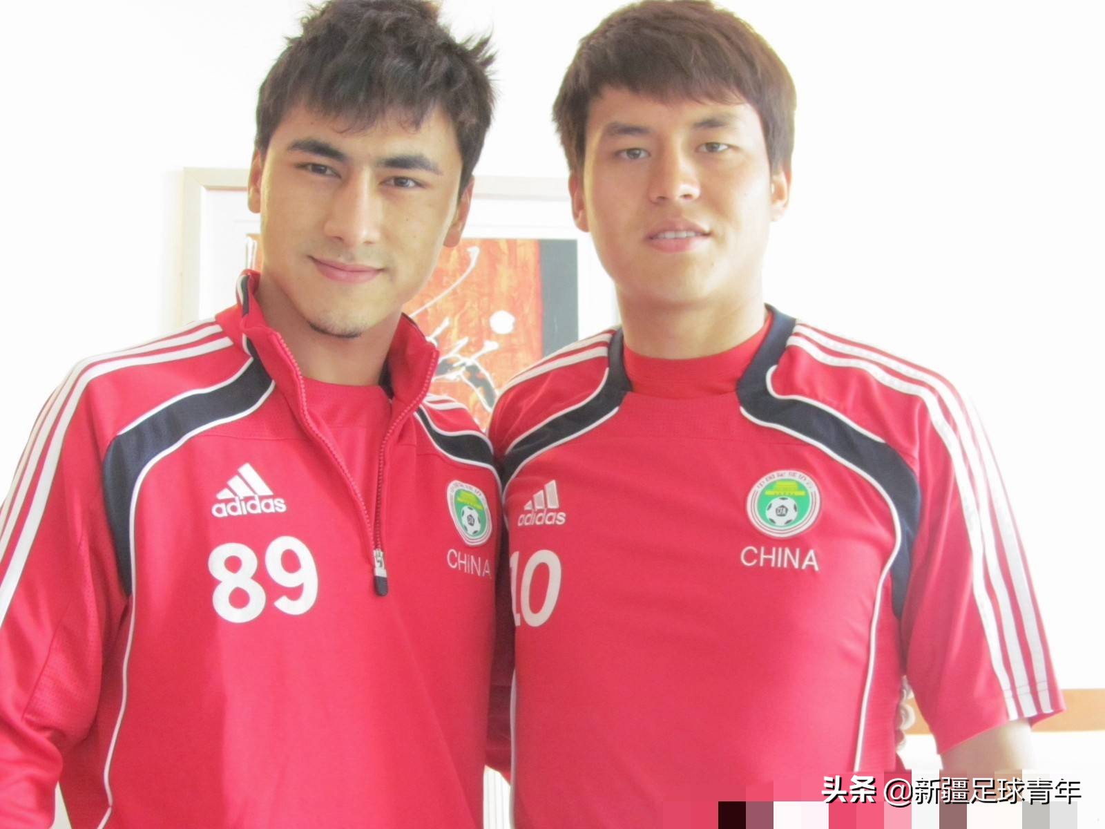 新疆球员巴力精彩进球,新疆足球边锋巴力