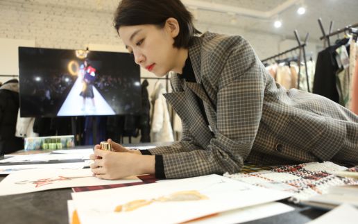 JG携手知名设计师徐一卫打造色彩专场