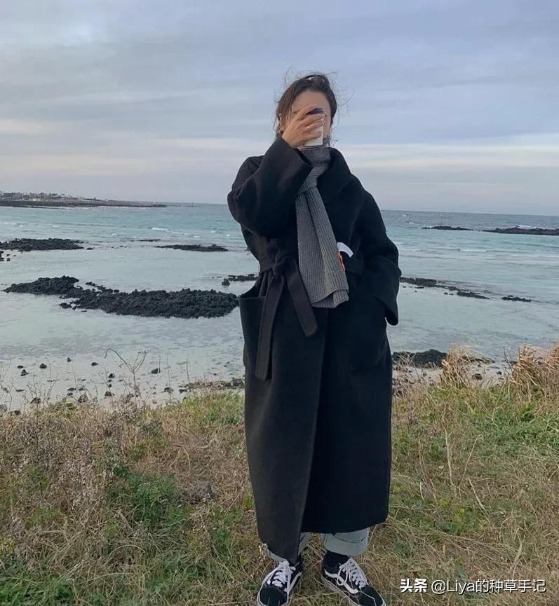 别再穿高跟鞋了，大衣+4双鞋，正火