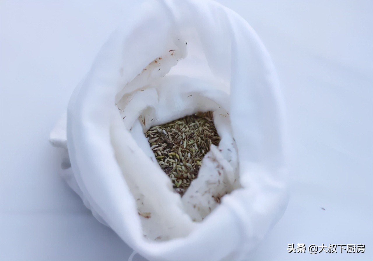 自制夏日饮品老白茶怎么做,夏季在家自制饮料冻柠茶