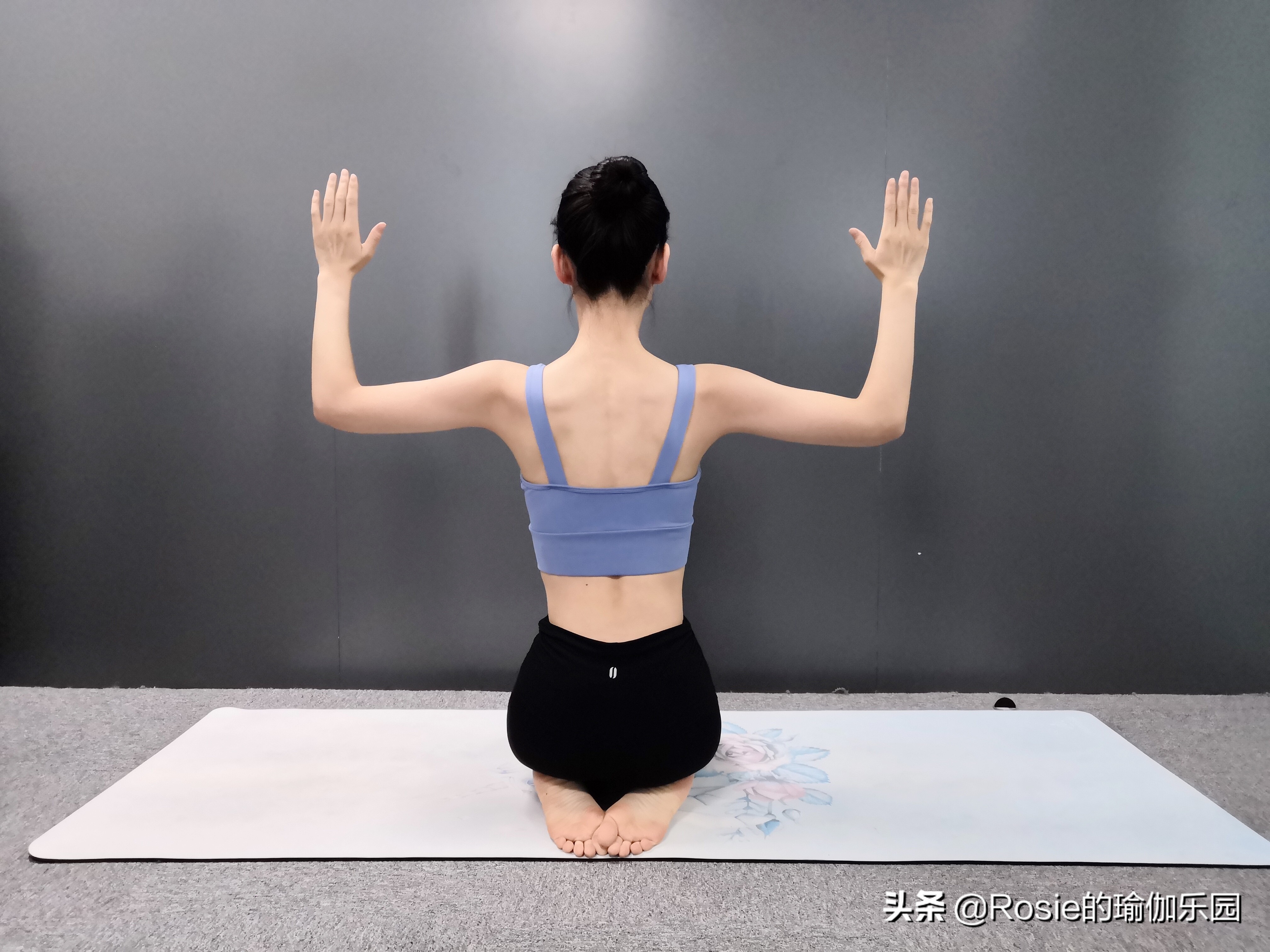 纠正体态美背,圆肩驼背松弛感穿搭