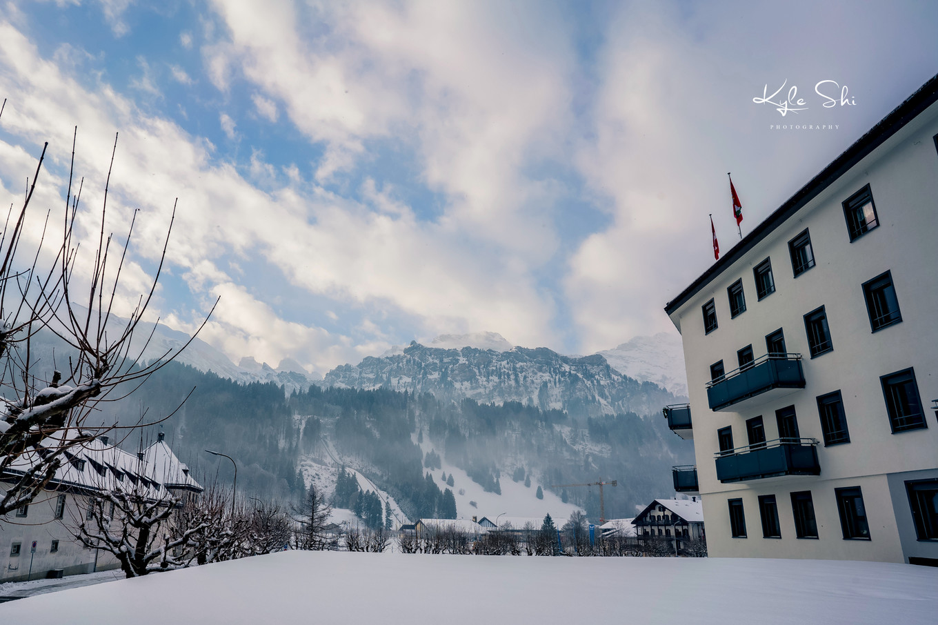 瑞士高山滑雪上演惊险与刺激,瑞士滑雪的真实感受
