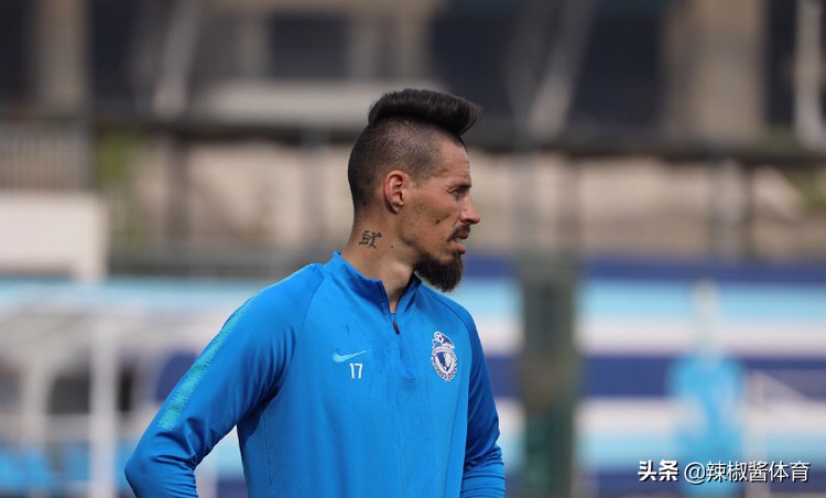 卡拉斯科归队蓄势待发，李帅穿“破裤子”？一方一将已成贝帅嫡系