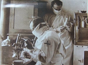 伍连德发现鼠疫真实了吗,伍连德东北鼠疫症状