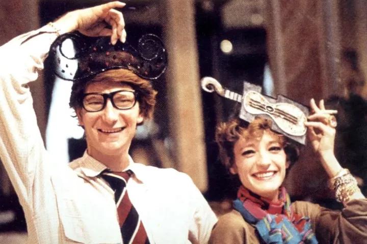 优雅与激情的化身，这个混迹巴黎40年的混血女人真致命