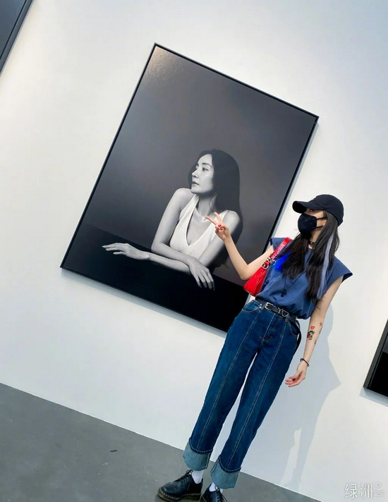 乔欣的迷你包包是什么品牌,乔欣最近有什么剧