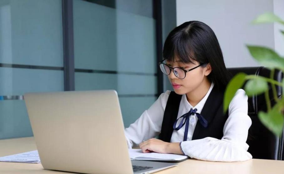 最受男生欢迎的老婆职业,最受欢迎的女友职业