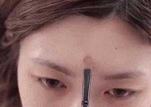 大饼脸塌鼻梁小眼睛怎么变美,大饼脸塌鼻梁凸嘴怎么提升精致度