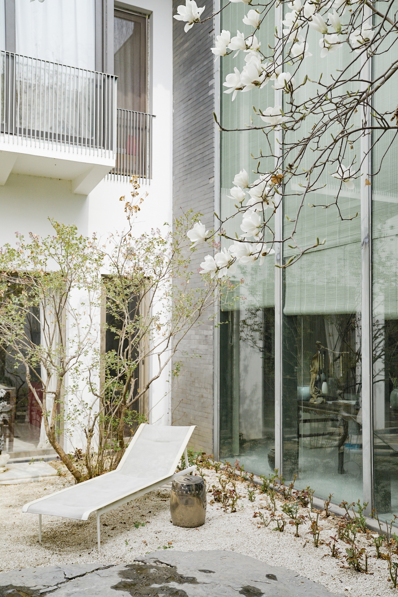 她买下别人挑剩的渣户型，花10年任性改造，浴缸像床那么大