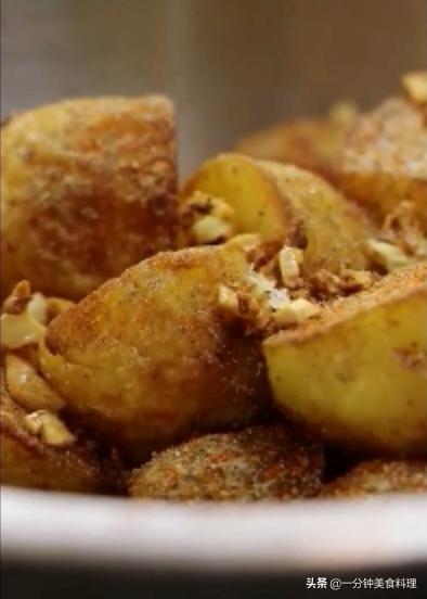 恩施炕土豆的做法,恩施土豆炕饭