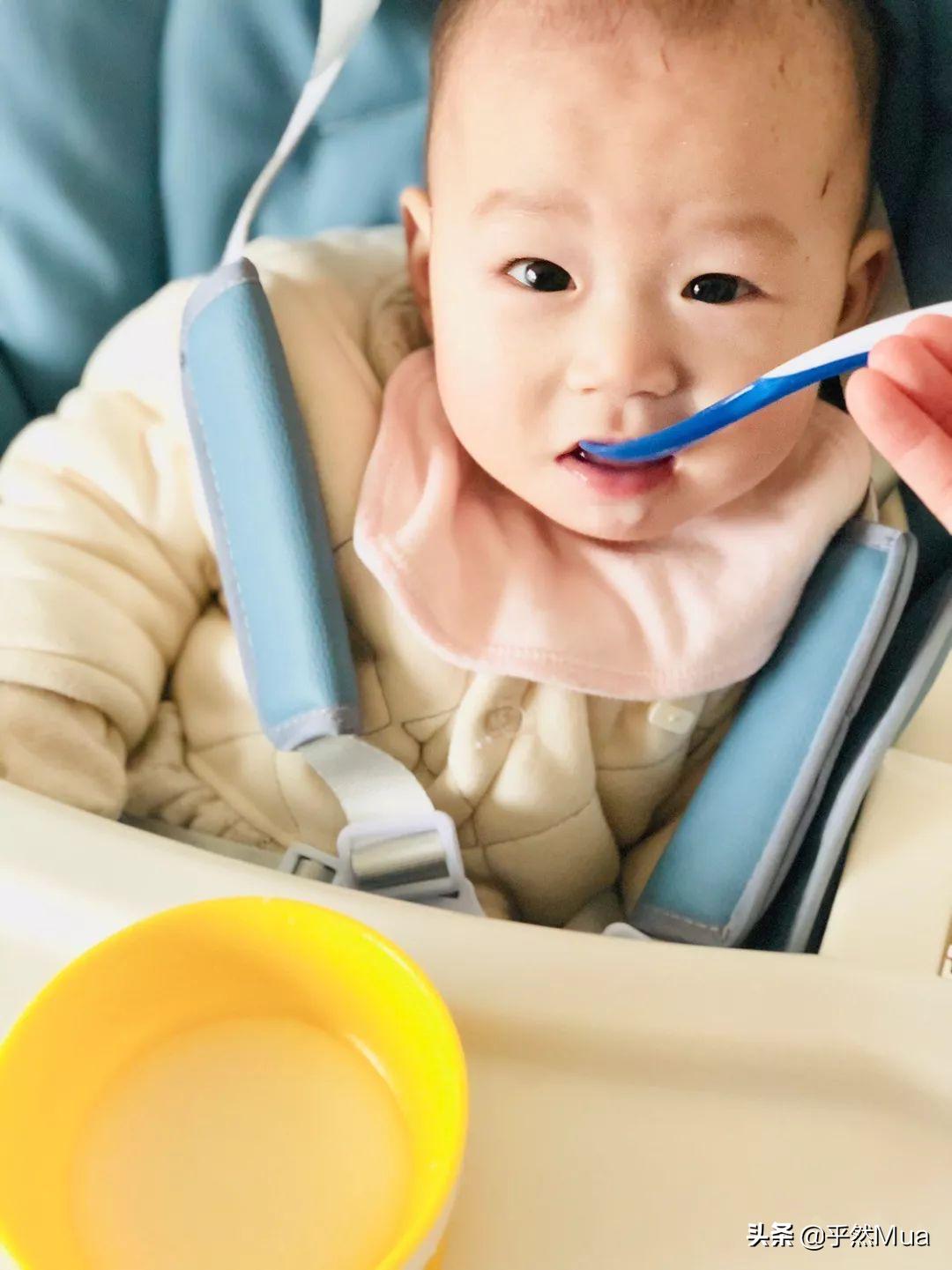 婴儿吃第一口辅食需要选日子吗,母乳宝宝的第一口辅食米粉怎么选