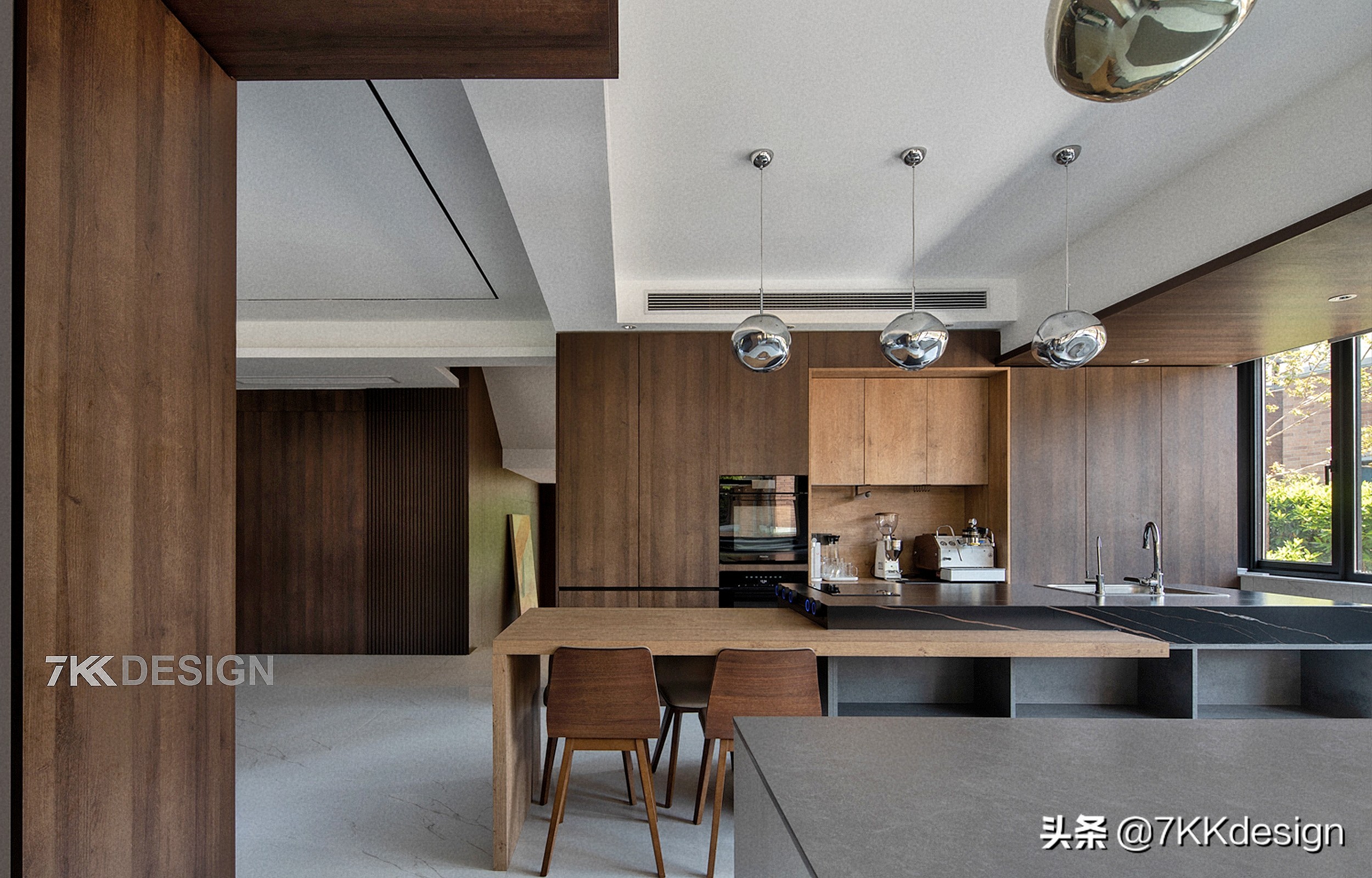 海边联排别墅小院实景现代轻奢,独栋带院子的小别墅年代感