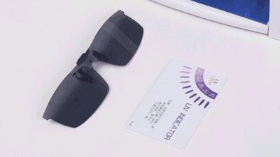 眼镜变墨镜好用吗,眼镜遇光变墨镜无框