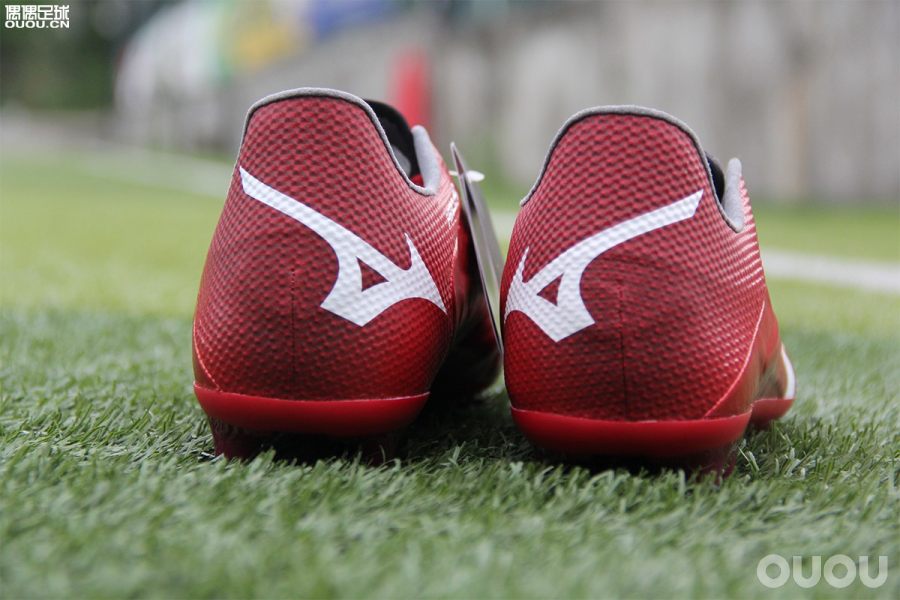 足球鞋实战测评nike暗煞,rebula足球鞋测评