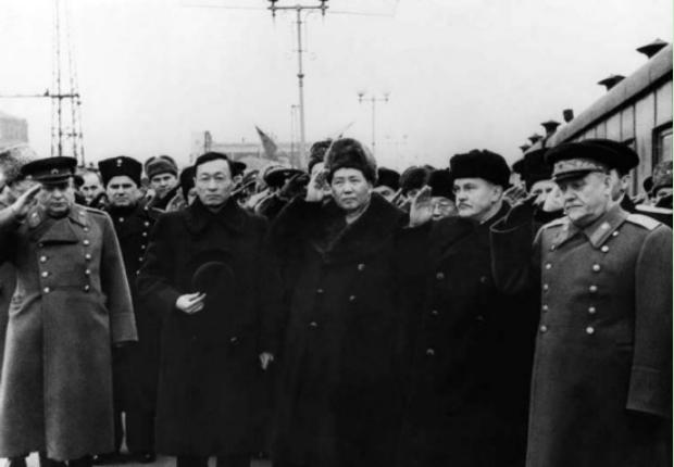 1969年,黄国华美籍妻子哭着说:我接到的任务是,*杀暗**毛*东泽**