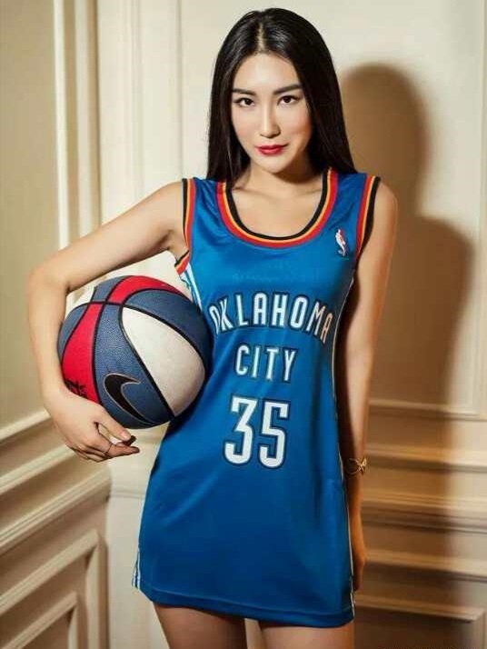 女生穿杜兰特35号勇士球衣图片,女生穿杜兰特7号球衣