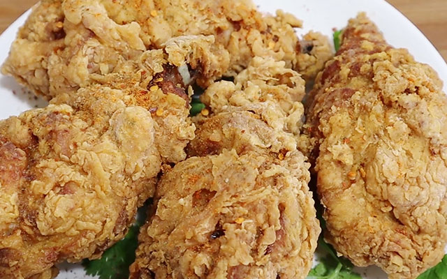 如何在家做外酥里嫩的炸鸡腿,教你做香酥炸鸡腿外皮酥脆
