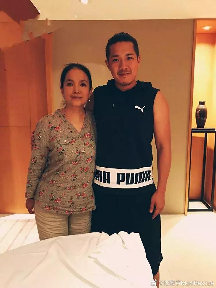 认贼作父被嘲讽,讽刺有些人认贼作父