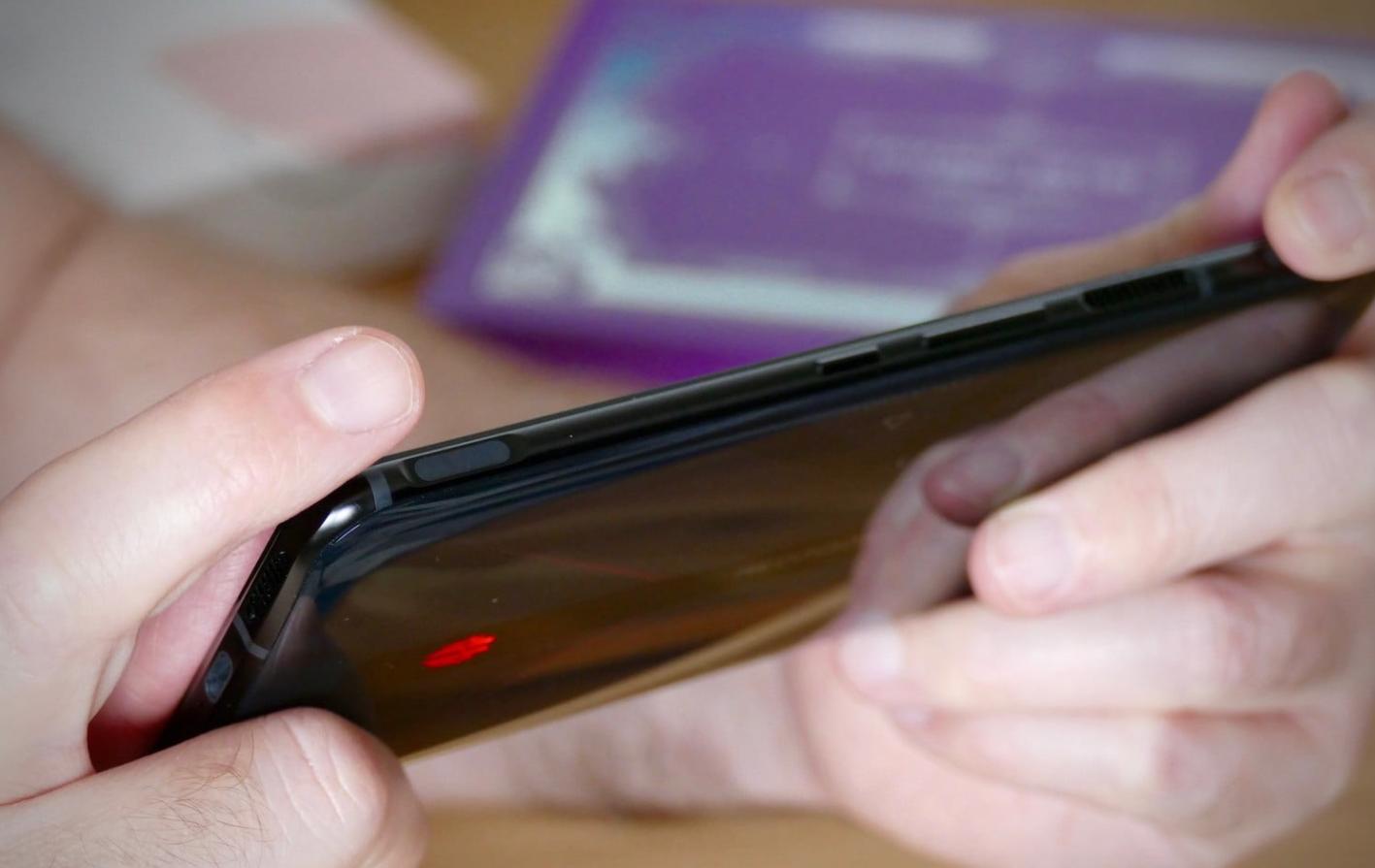 努比亚红魔5g和华为mate9哪个好,努比亚红魔5G屏幕