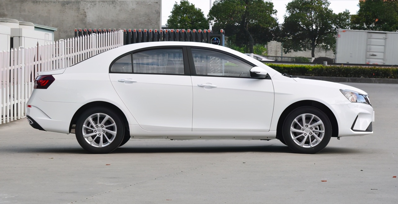 8万提吉利帝豪车主谈了客观评价,最新款吉利帝豪车主反应视频