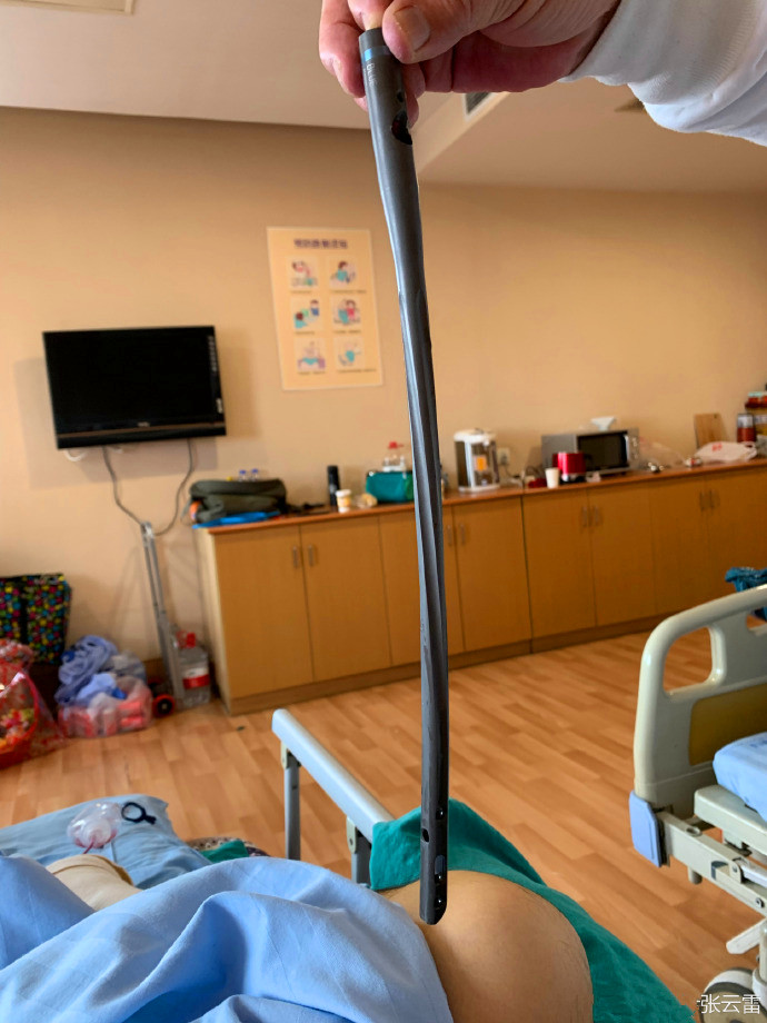 开眼了,能让女孩带着荧光棒听相声的只有他了,为啥这么火?