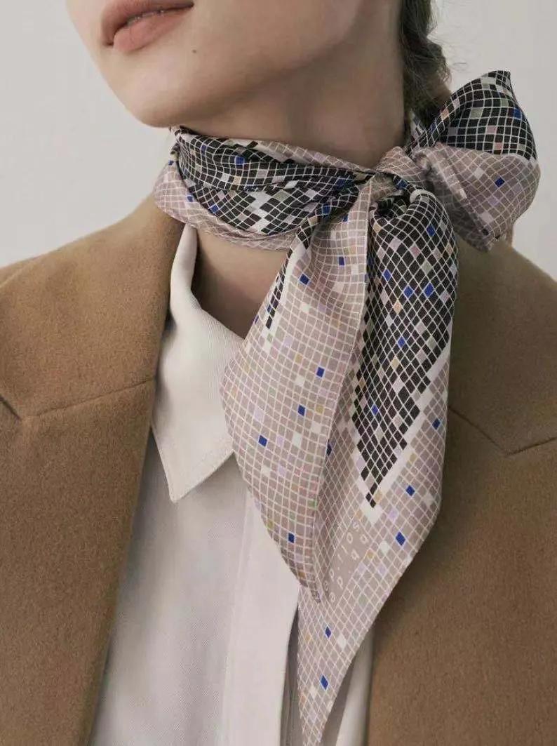 小方巾各种系法时尚,小方巾的10种最美系法配大衣