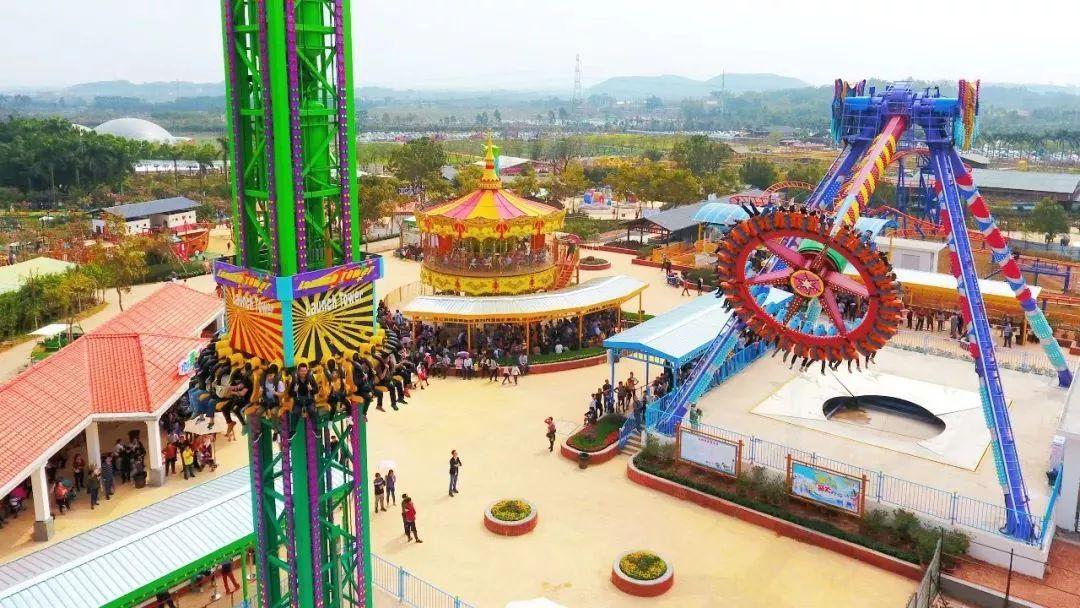 水上乐园超级大喇叭体验,挑战十大世界上最大的水上乐园