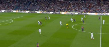 西甲-维尼修斯破门梅西飞铲染黄皇马2-0巴萨登顶