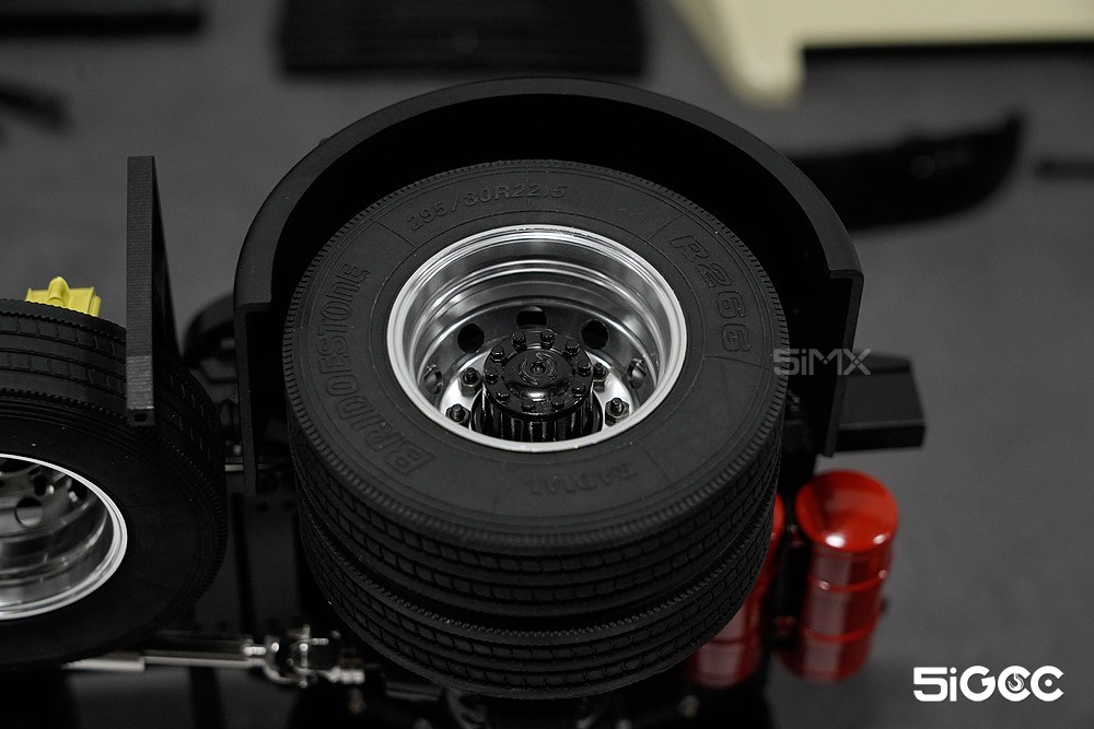 组装f2000拖头,组装f2000卡车模型