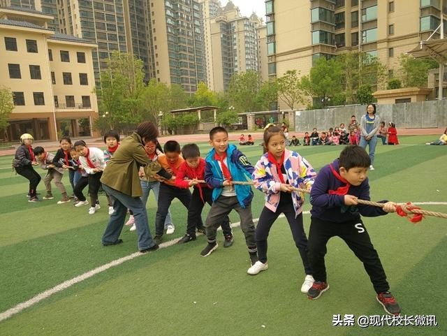 走向操场，“趣”跑步，“趣”踢球——尖草坪区恒大名都小学