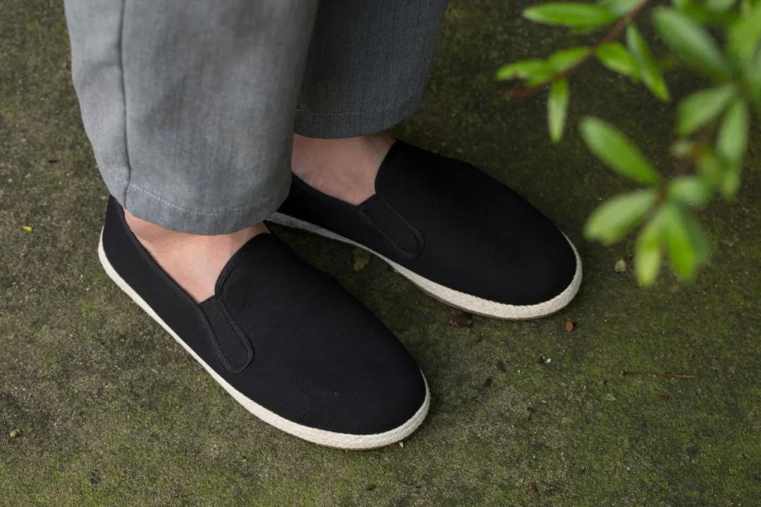 老北京布鞋穿起来真舒服,中国人穿的老布鞋