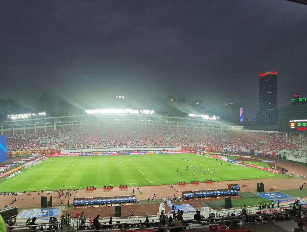 中超开幕式火神杯交接,2021中超开幕式3万人现场