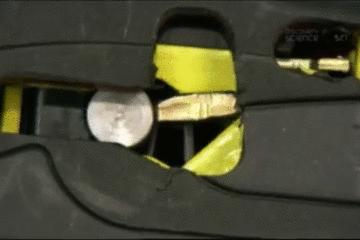 把锁锁上了怎么弄下来,锁怎么样是锁上的