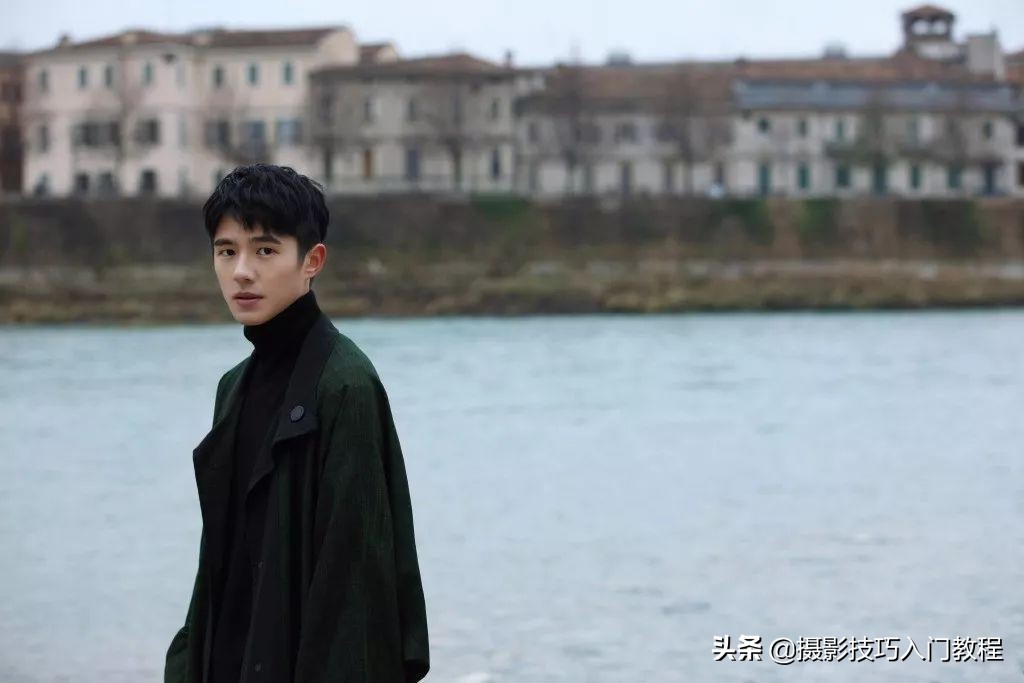 刘昊然拍照姿势教学,刘昊然自拍照环绕模板