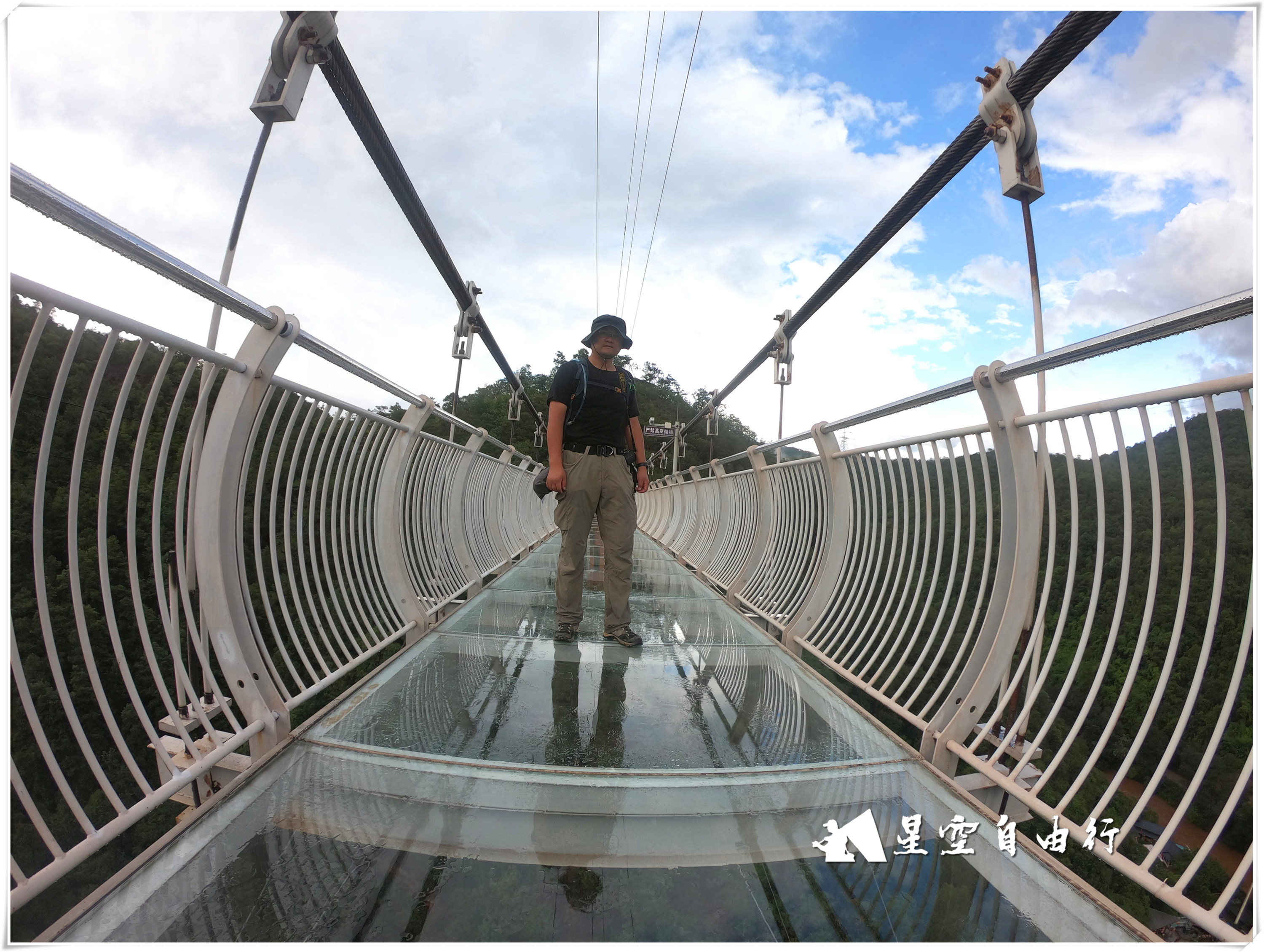 玻璃桥青龙峡,大瀑布玻璃栈道有碎裂效果吗