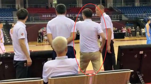 浙江男篮老总骂裁判,浙江男篮总经理大骂裁判