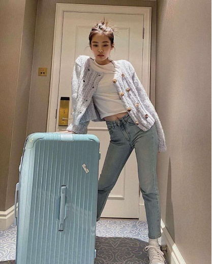 jennie六大女刊满贯,jennie韩国唯一女艺人杂志大满贯