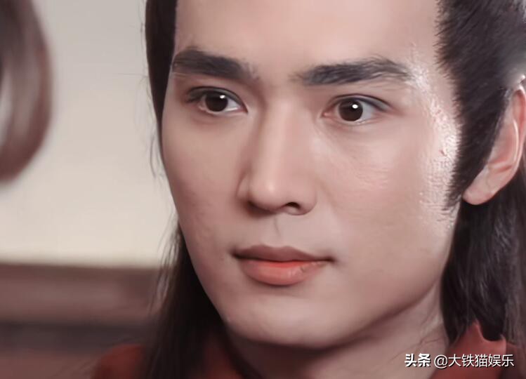 8位桃花眼男明星,最迷人的六位帅哥