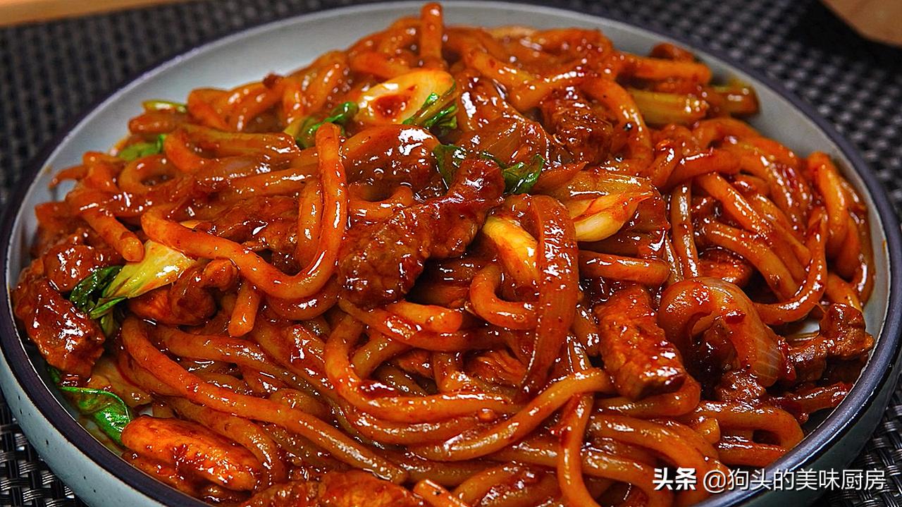 香辣过瘾的新疆米粉,怎么做又香又辣又好吃的米粉