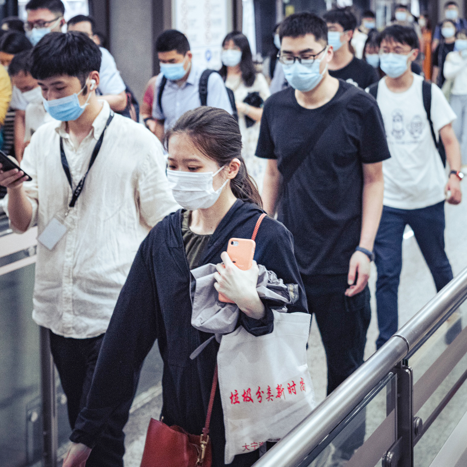 上海打工人挣钱了吗,上海打工人真实的一天