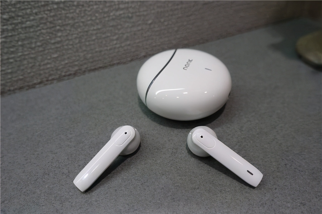 有哪些性价比超高的蓝牙耳机推荐,400元内最好的蓝牙耳机推荐