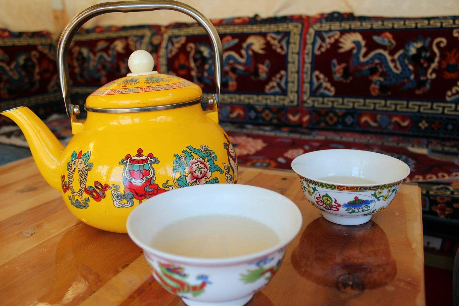 周杰伦喝奶茶找了新理由,周杰伦喝奶茶之前和喝奶茶之后