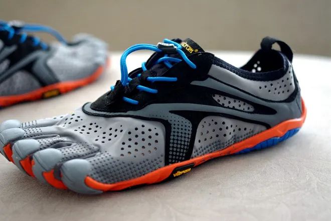 vibram五指鞋测评,vibram五指鞋优缺点