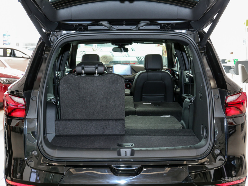 奥迪新a4l2023款,奥迪a3和小鹏p7哪个好