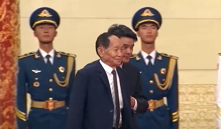 袁隆平在迪拜种水稻,袁隆平团队迪拜沙漠海水稻